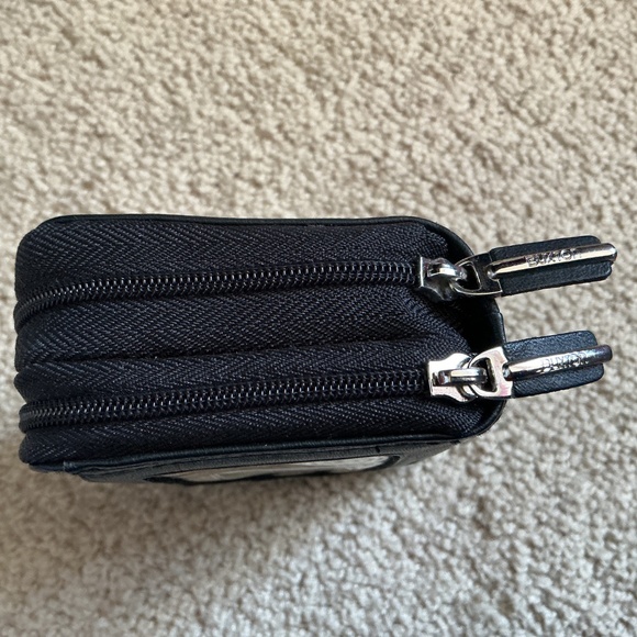 Buxton Black Genuine Leather Double Zip Accordion Card Case. - Picture 4 of 10